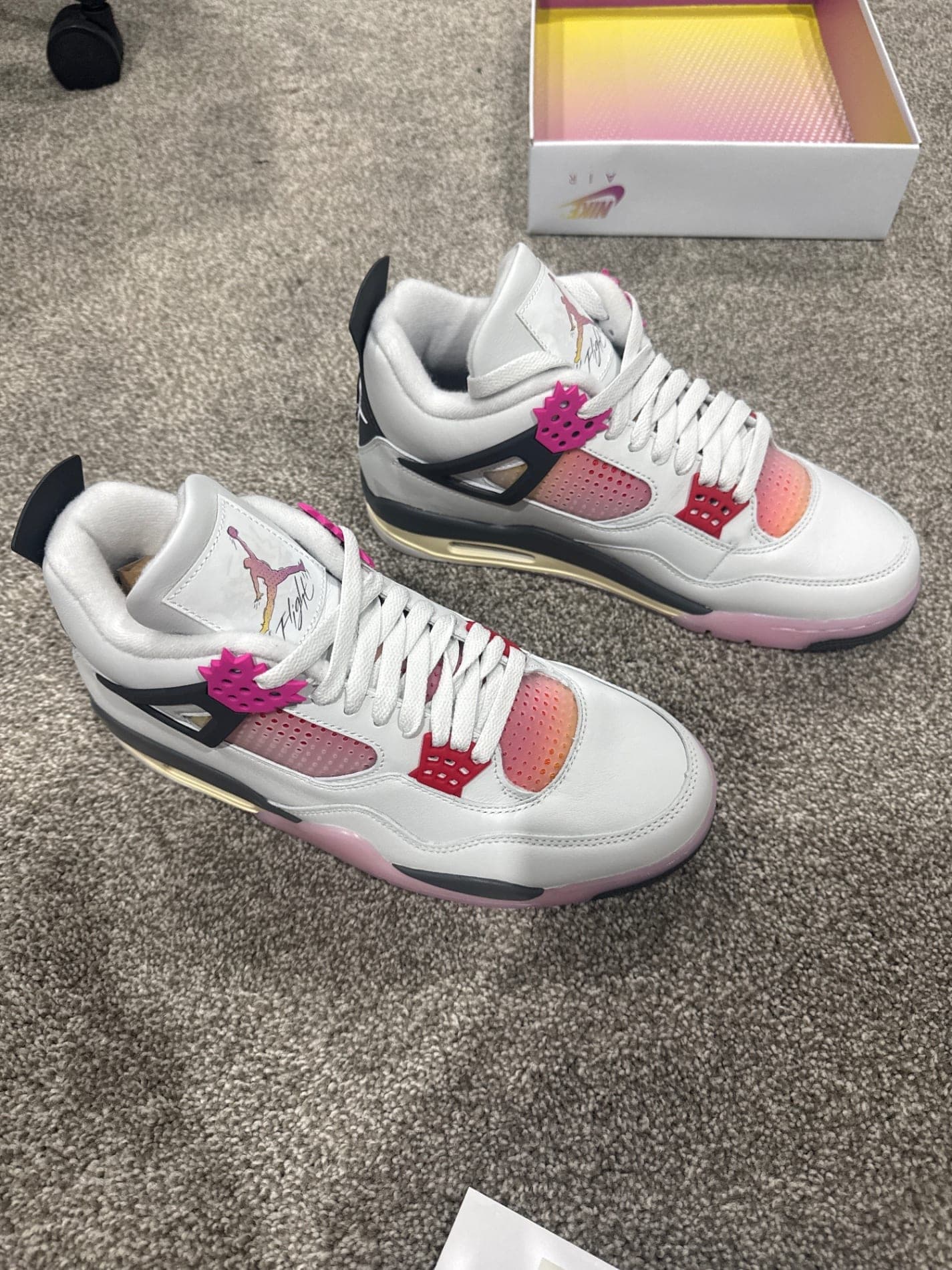 Nike Air Jordan 4 Retro White/Pink/Red — US 9, DS