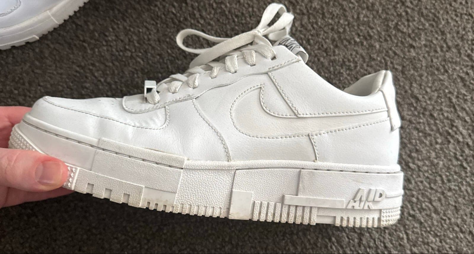 Extra — Nike Air Force 1 Pixel White — USED