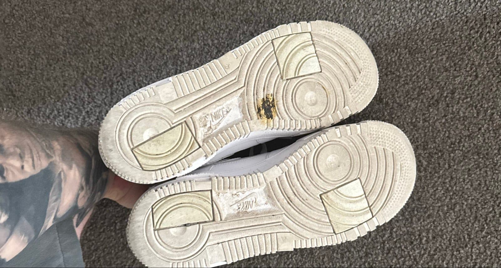 Soles — Nike Air Force 1 Pixel White — USED